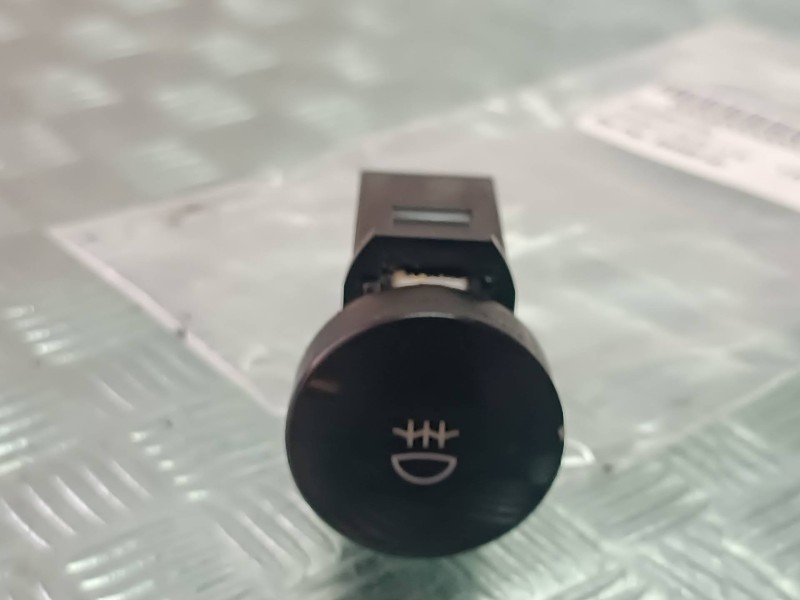 Recambio de interruptor para chevrolet kalos 1.4 se referencia OEM IAM 864W0140 CONECTOR 4 PINES ANTINIEBLAS