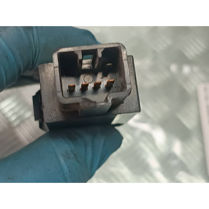 Recambio de interruptor para chevrolet kalos 1.4 se referencia OEM IAM 864W0140 CONECTOR 4 PINES ANTINIEBLAS
