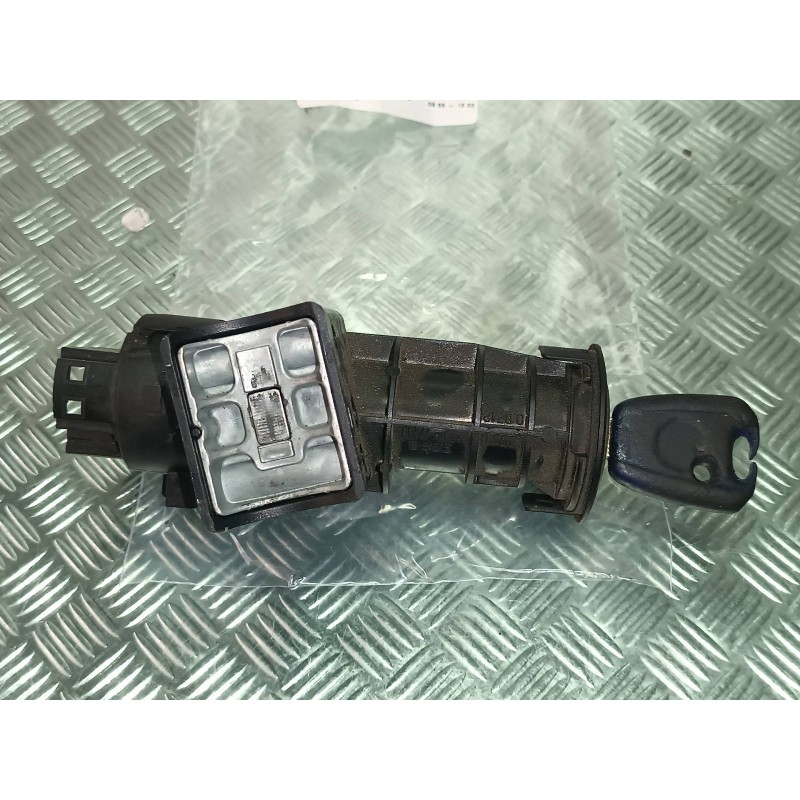 Recambio de conmutador de arranque para fiat punto berlina (188) 1.2 8v referencia OEM IAM B365  