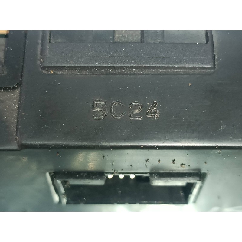 Recambio de pantalla multifuncion para chevrolet kalos 1.4 se referencia OEM IAM   CONECTOR 20 PINES