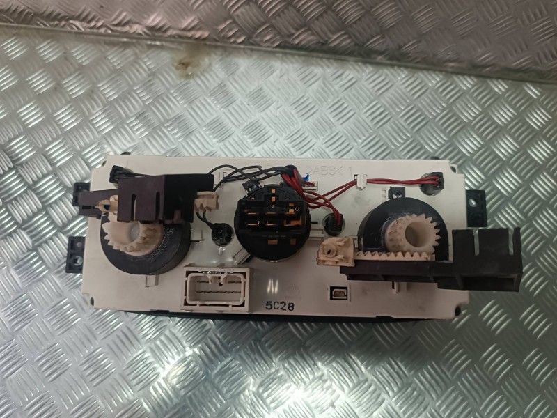 Recambio de mando climatizador para chevrolet kalos 1.4 se referencia OEM IAM 5C28  CONECTOR 10 PINES