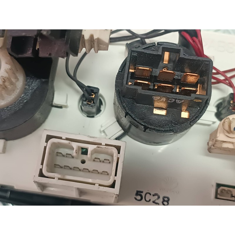 Recambio de mando climatizador para chevrolet kalos 1.4 se referencia OEM IAM 5C28  CONECTOR 10 PINES