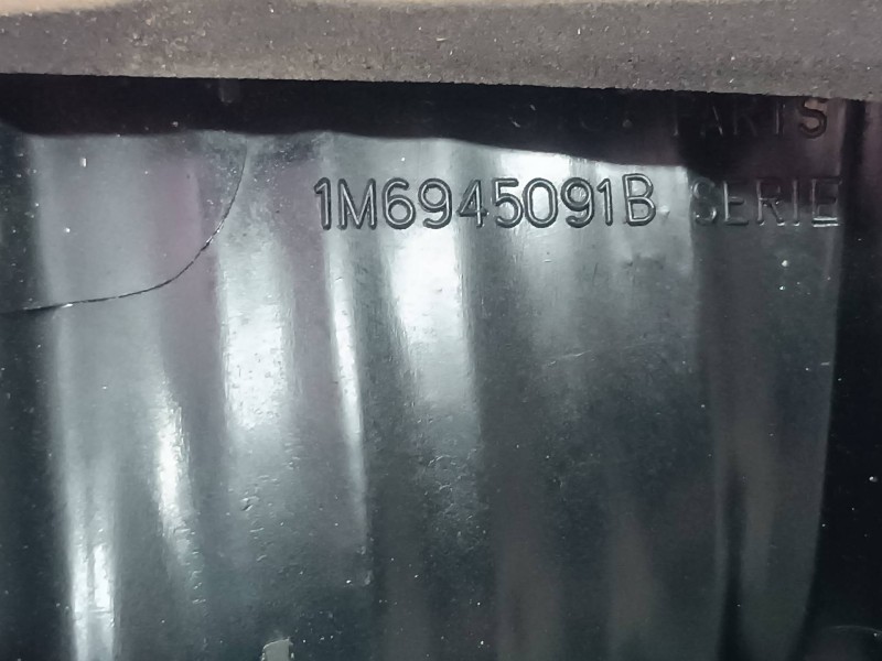 Recambio de piloto trasero izquierdo interior para seat leon (1m1) signo referencia OEM IAM 1M6945091B 1M6945091 