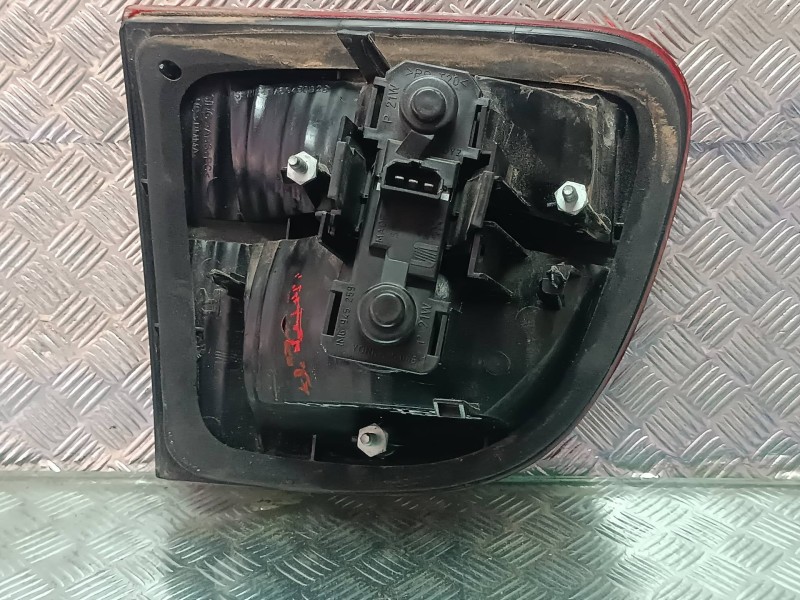 Recambio de piloto trasero derecho interior para seat leon (1m1) signo referencia OEM IAM 1M6945092B 1M6945092B 