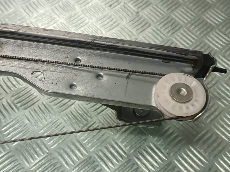 Recambio de elevalunas delantero izquierdo para dacia duster ambiance 4x2 referencia OEM IAM 807210751R 9030320C ELECTRICO