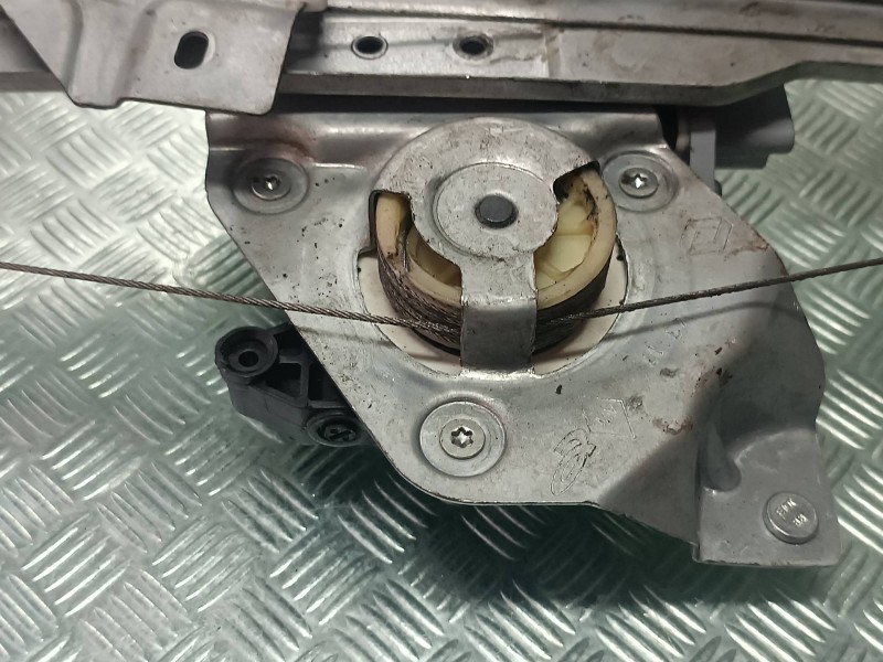 Recambio de elevalunas delantero izquierdo para dacia duster ambiance 4x2 referencia OEM IAM 807210751R 9030320C ELECTRICO