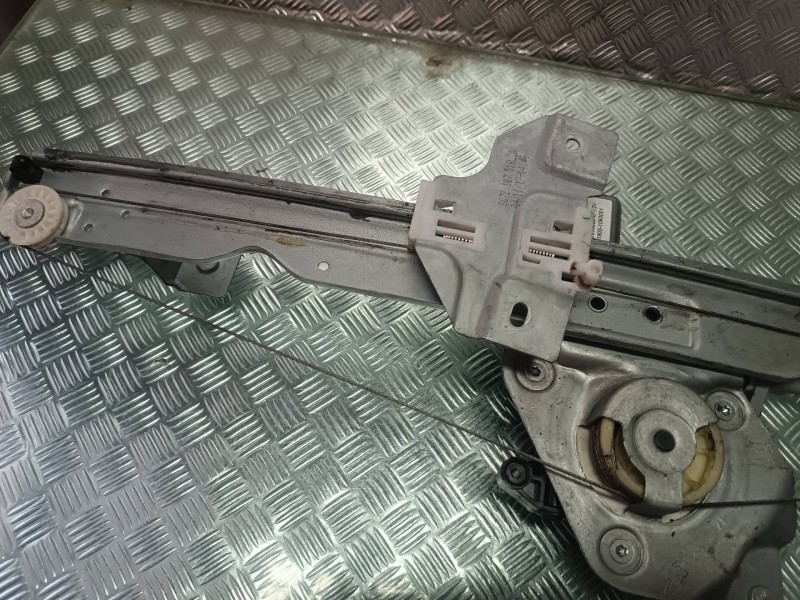 Recambio de elevalunas delantero izquierdo para dacia duster ambiance 4x2 referencia OEM IAM 807210751R 9030320C ELECTRICO