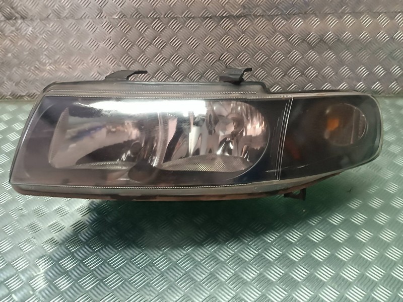 Recambio de faro izquierdo para seat leon (1m1) signo referencia OEM IAM   VALEO