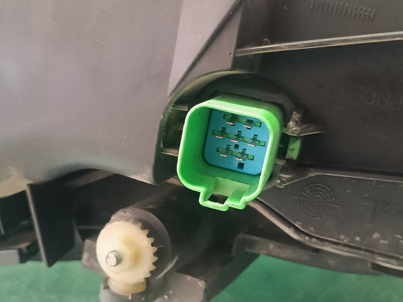 Recambio de faro derecho para ford mondeo berlina (ge) ambiente (06.2003) (d) referencia OEM IAM 1S7113005AL 0301174202 