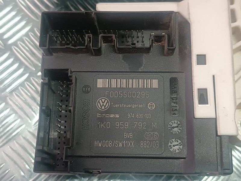 Recambio de motor elevalunas delantero derecho para seat altea (5p1) arena referencia OEM IAM 1T0959702G 5P0837402N 1K0959792M