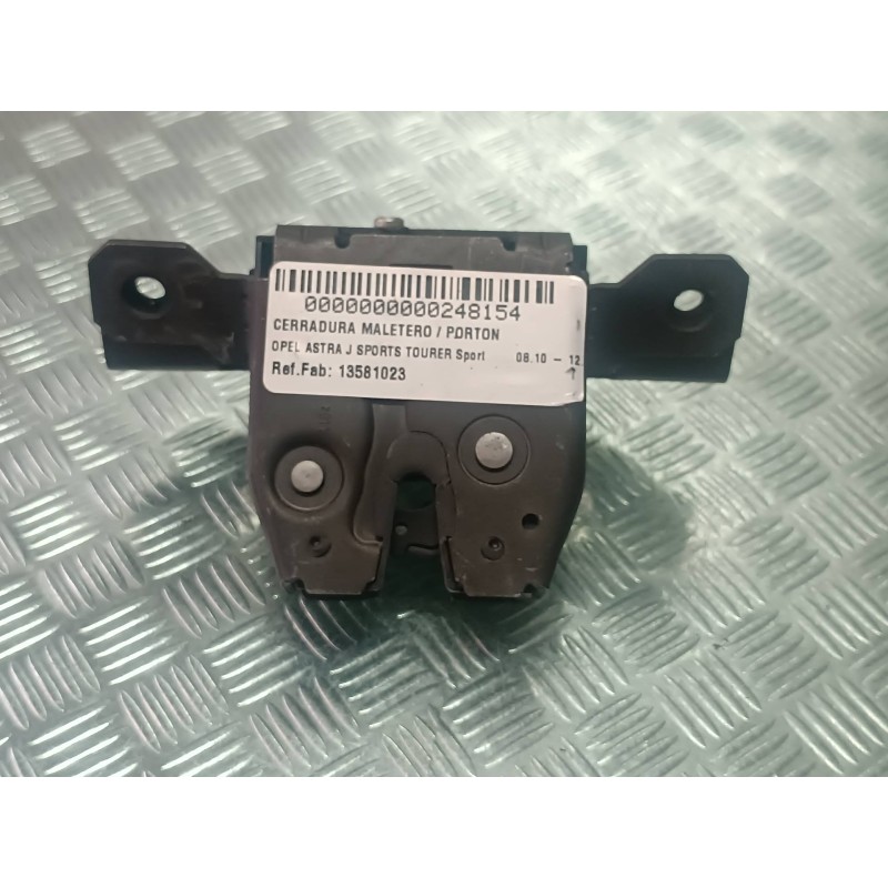 Recambio de cerradura maletero / porton para opel astra j sports tourer sport referencia OEM IAM 13581023  CONECTOR 3 PINES