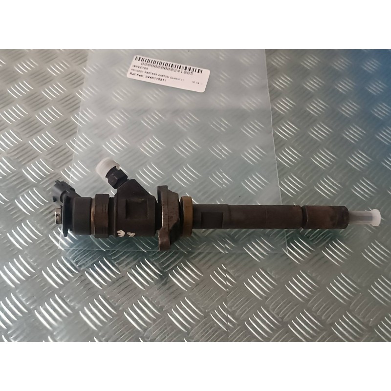 Recambio de inyector para peugeot partner kasten confort l1 referencia OEM IAM 0445110311 620033 CONECTOR 2 PINES