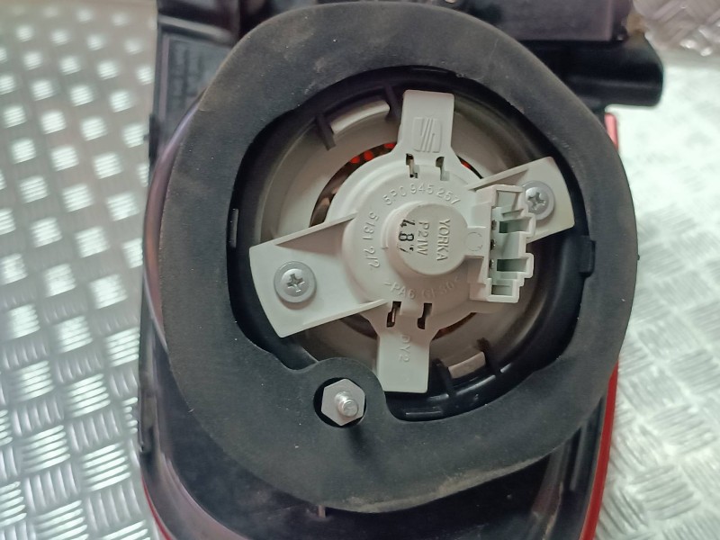 Recambio de piloto trasero izquierdo para seat altea (5p1) arena referencia OEM IAM 5P0945095E 0P0945111B 