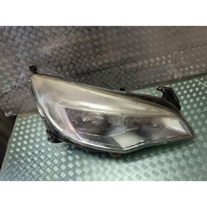 Recambio de faro derecho para opel astra j sports tourer sport referencia OEM IAM 1EG01001102 13253647RH GM