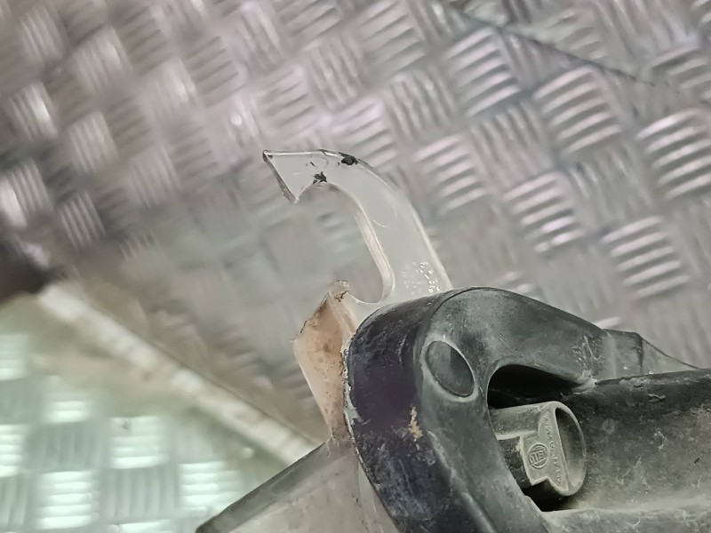 Recambio de faro derecho para opel astra j sports tourer sport referencia OEM IAM 1EG01001102 13253647RH GM