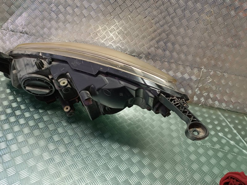 Recambio de faro derecho para opel astra j sports tourer sport referencia OEM IAM 1EG01001102 13253647RH GM