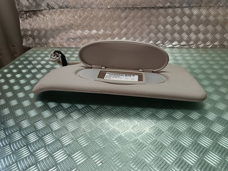 Recambio de parasol izquierdo para bmw mini (r50,r53) cooper referencia OEM IAM  CONECTOR 2 PINES CON LUZ