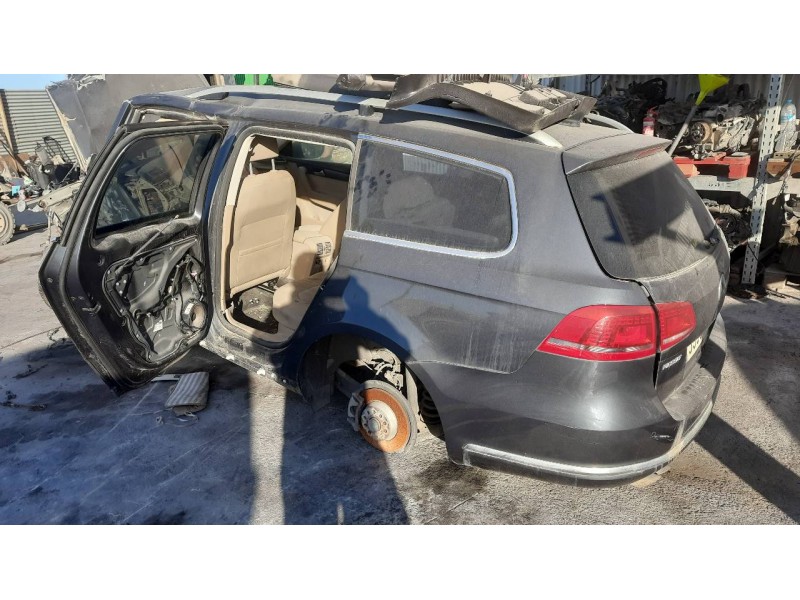 volkswagen passat variant (365) del año 2014