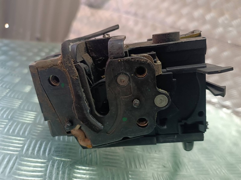 Recambio de cerradura puerta trasera izquierda para citroen c4 picasso attraction referencia OEM IAM 9810310880  ELECTRICA