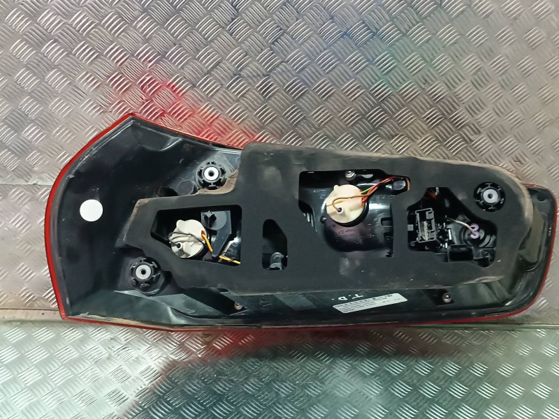 Recambio de piloto trasero derecho para citroen c4 picasso attraction referencia OEM IAM   HELLA