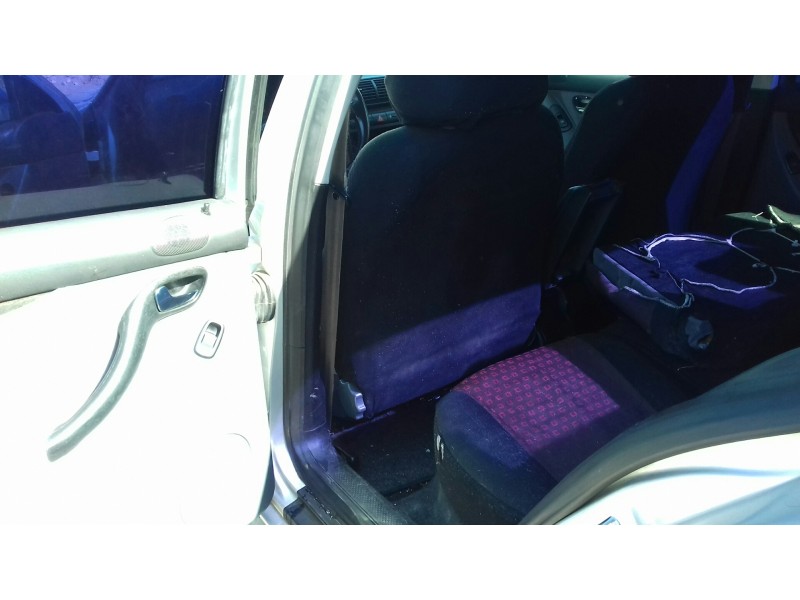 seat toledo (1m2) del año 2001