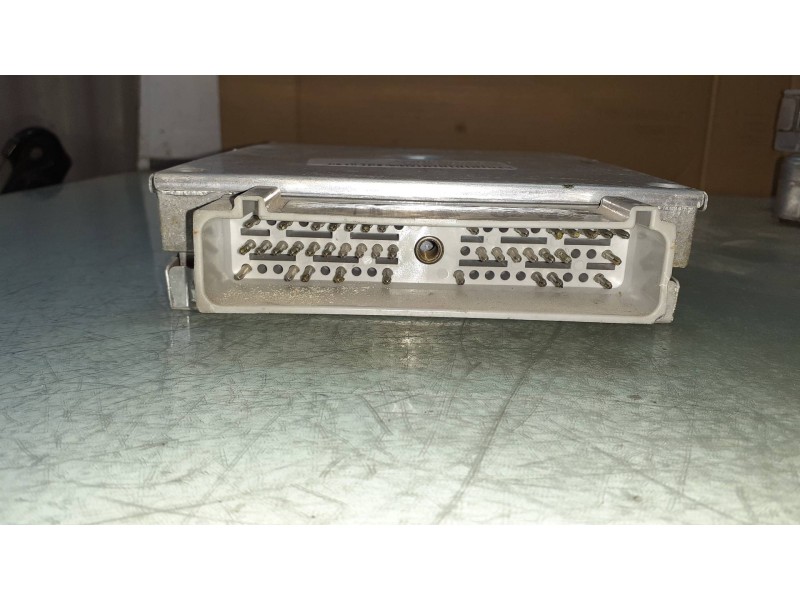 Recambio de centralita motor uce para ford sierra berlina 2.0 (ohc) referencia OEM IAM 85BB12A650CA EFIVM100 