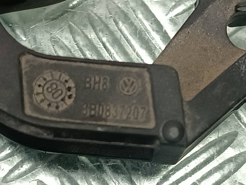 Recambio de maneta exterior delantera izquierda para volkswagen polo (9n3) advance referencia OEM IAM 3B0837207  