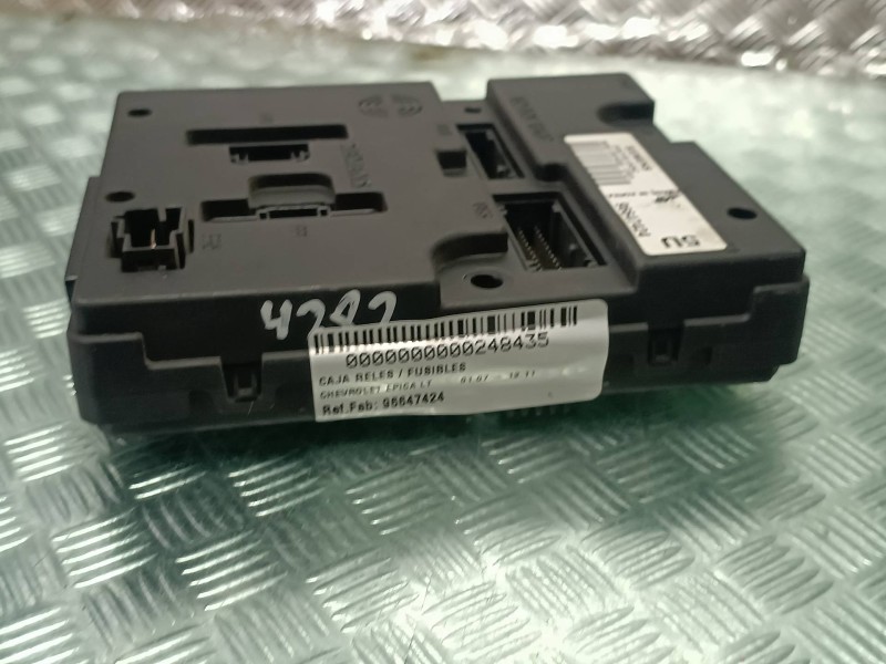 Recambio de caja reles / fusibles para chevrolet epica lt referencia OEM IAM 96647424 5WY8155C SIEMENS