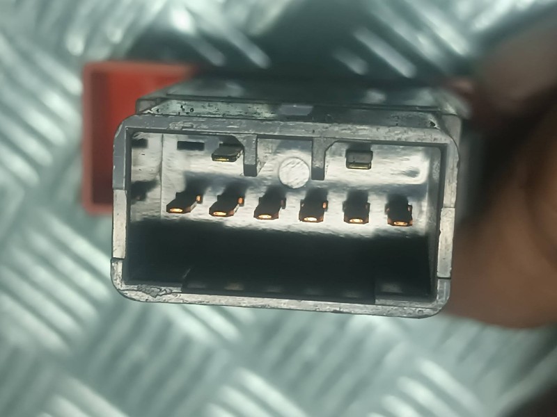 Recambio de warning para chevrolet epica lt referencia OEM IAM 206007037  CONECTOR 6 PINES