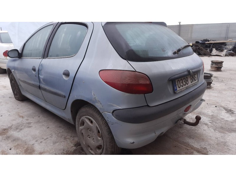 peugeot 206 berlina del año 2001
