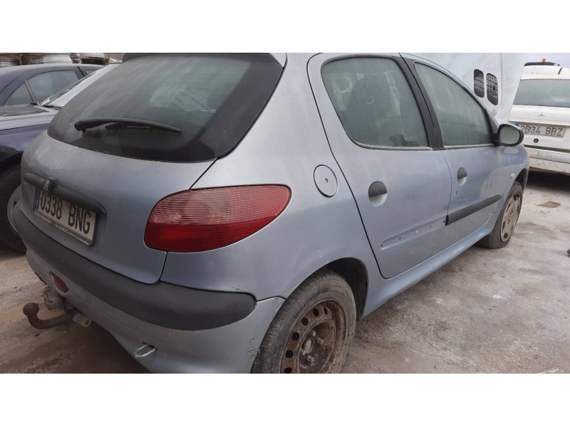 peugeot 206 berlina del año 2001