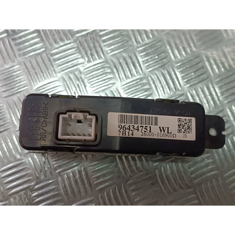 Recambio de pantalla multifuncion para chevrolet epica lt referencia OEM IAM 96434751WL 26000016900D CONECTOR 7 PINES