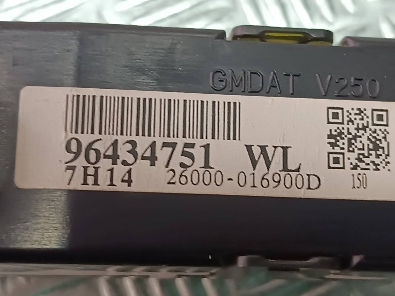 Recambio de pantalla multifuncion para chevrolet epica lt referencia OEM IAM 96434751WL 26000016900D CONECTOR 7 PINES