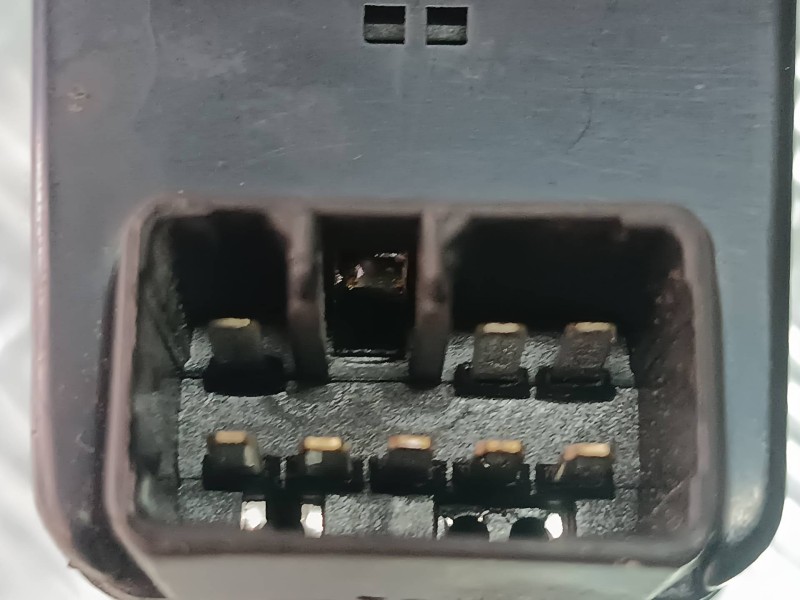 Recambio de mando elevalunas delantero derecho para chevrolet epica lt referencia OEM IAM 96327938 8P9D0051D CONECTOR 8 PINES