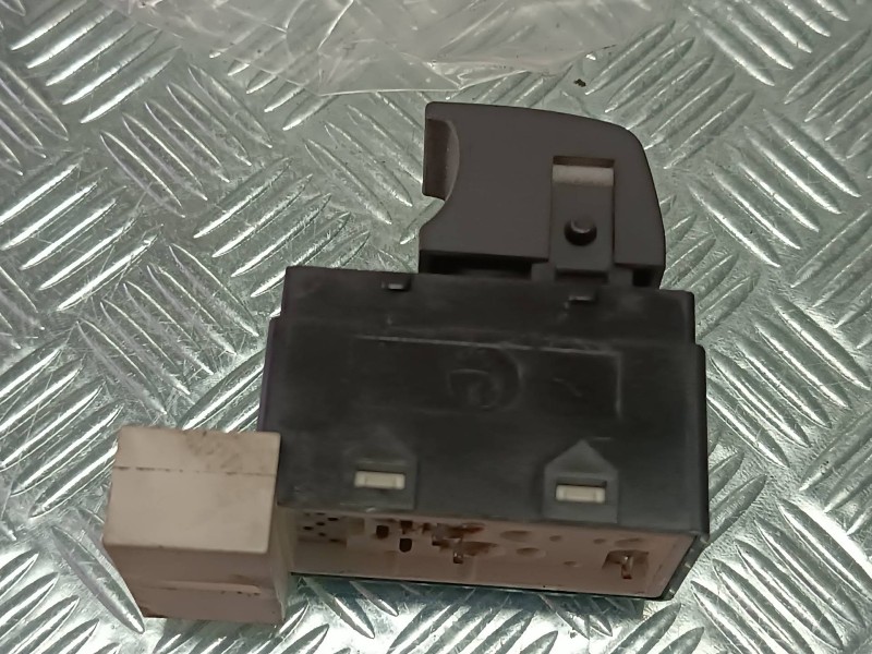 Recambio de mando elevalunas trasero izquierdo para chevrolet epica lt referencia OEM IAM 202006117 BLANCO CONECTOR 6 PINES