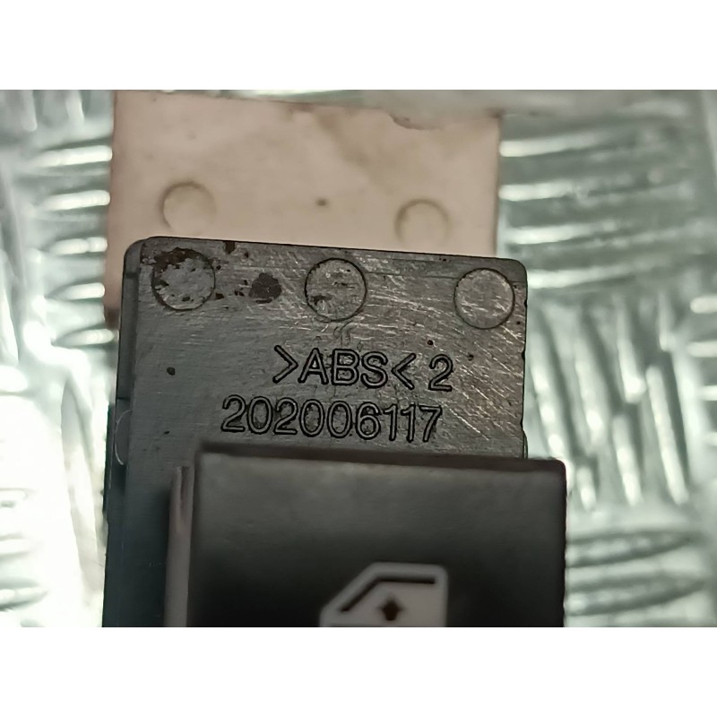 Recambio de mando elevalunas trasero izquierdo para chevrolet epica lt referencia OEM IAM 202006117 BLANCO CONECTOR 6 PINES