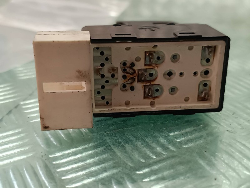 Recambio de mando elevalunas trasero izquierdo para chevrolet epica lt referencia OEM IAM 202006117 BLANCO CONECTOR 6 PINES