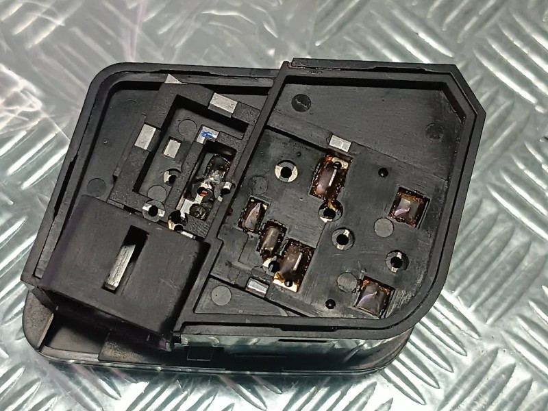 Recambio de interruptor para chevrolet epica lt referencia OEM IAM  CONECTOR 5 PINES CALEACCION ASIENTO