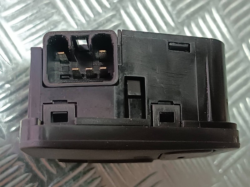 Recambio de interruptor para chevrolet epica lt referencia OEM IAM  CONECTOR 5 PINES CALEACCION ASIENTO