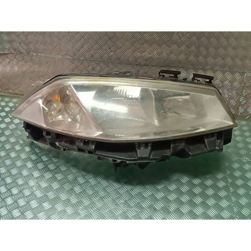 Recambio de faro derecho para renault megane ii classic berlina confort authentique referencia OEM IAM   