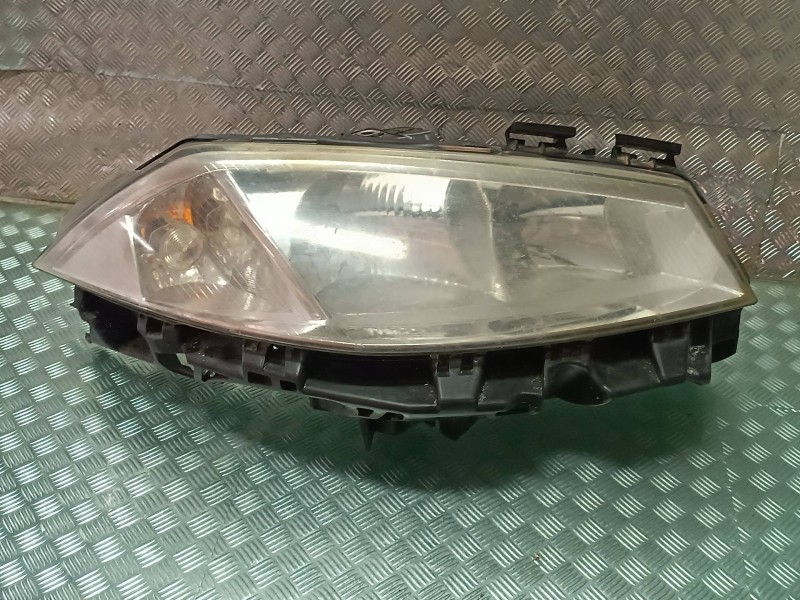 Recambio de faro derecho para renault megane ii classic berlina confort authentique referencia OEM IAM   