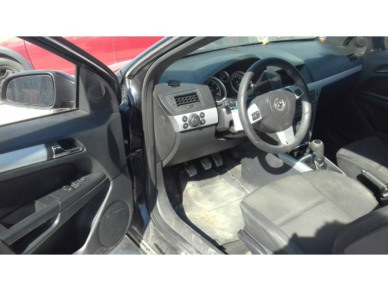 opel astra gtc del año 2005