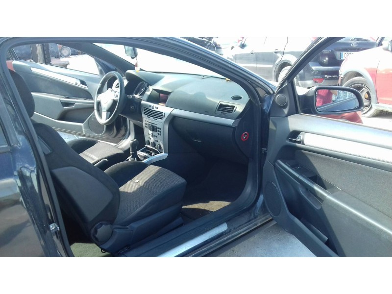 opel astra gtc del año 2005