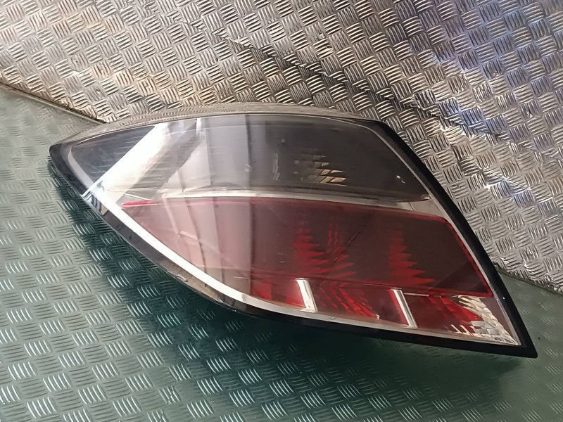 Recambio de piloto trasero izquierdo para opel astra gtc cosmo referencia OEM IAM 161421013491  