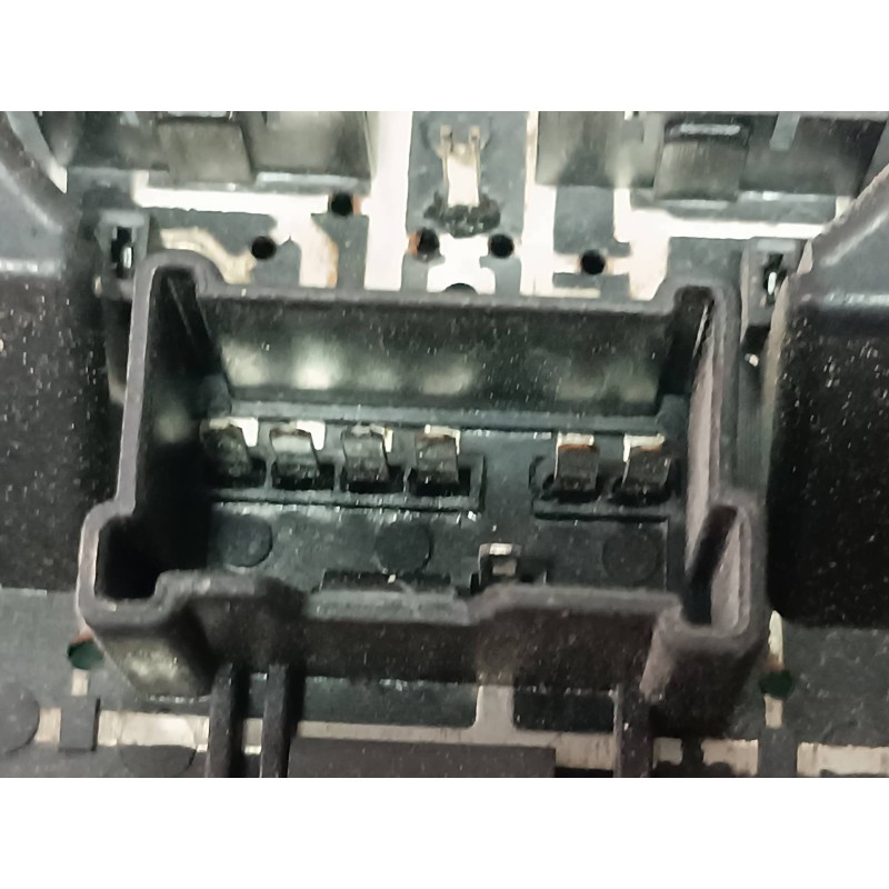 Recambio de luz interior para kia carens 2.0 crdi ex monovolumen referencia OEM IAM 928003E0 0K53E55710 0K2FA51410