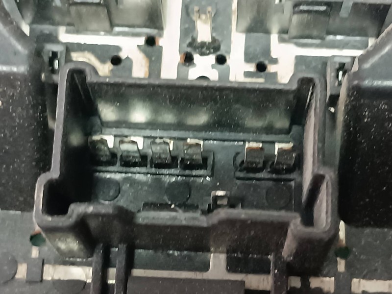 Recambio de luz interior para kia carens 2.0 crdi ex monovolumen referencia OEM IAM 928003E0 0K53E55710 0K2FA51410