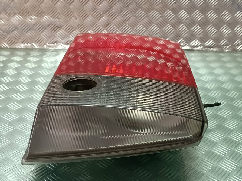 Recambio de piloto trasero derecho interior para audi 100 avant (c4) europa referencia OEM IAM 138020  