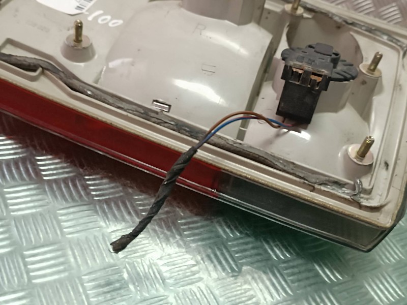 Recambio de piloto trasero derecho interior para audi 100 avant (c4) europa referencia OEM IAM 138020  