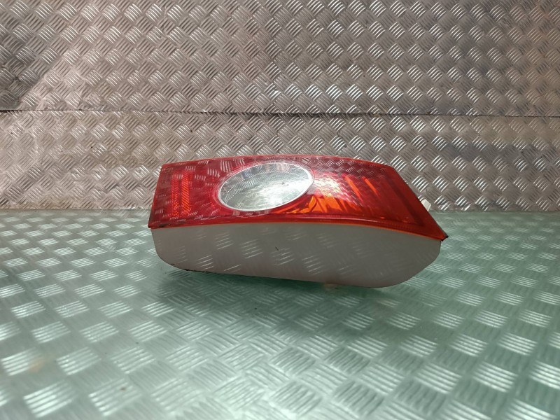 Recambio de piloto trasero derecho interior para chevrolet epica lt referencia OEM IAM 921  