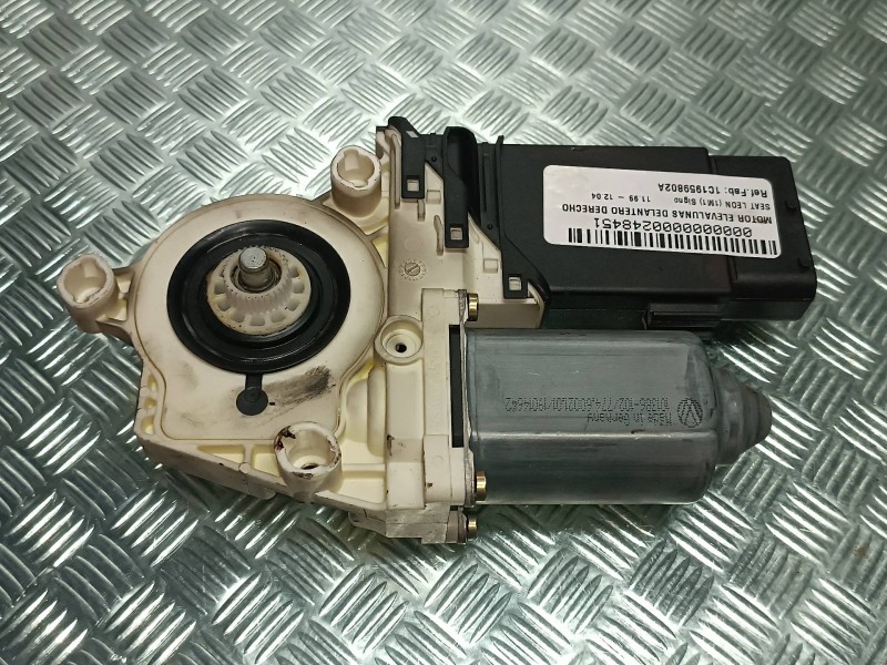 Recambio de motor elevalunas delantero derecho para seat leon (1m1) signo referencia OEM IAM 1C1959802A 101386102 